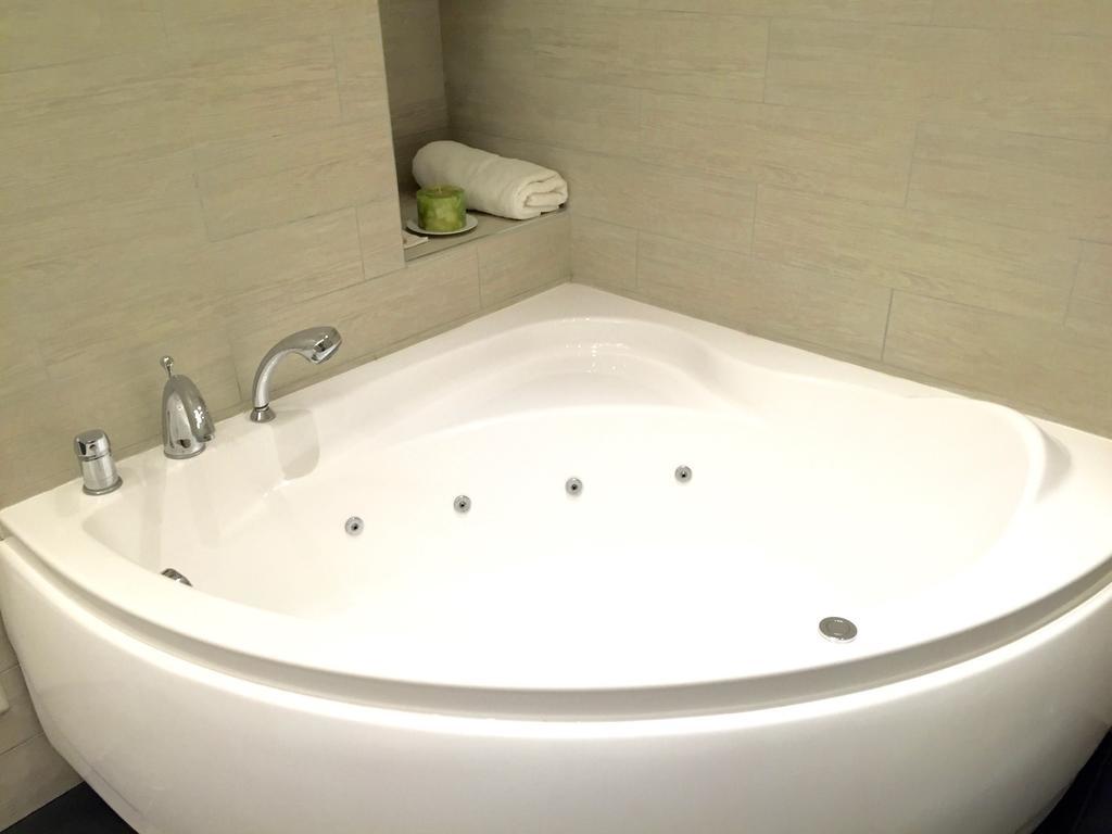 Domi Apartments Wellness Помпеи Экстерьер фото